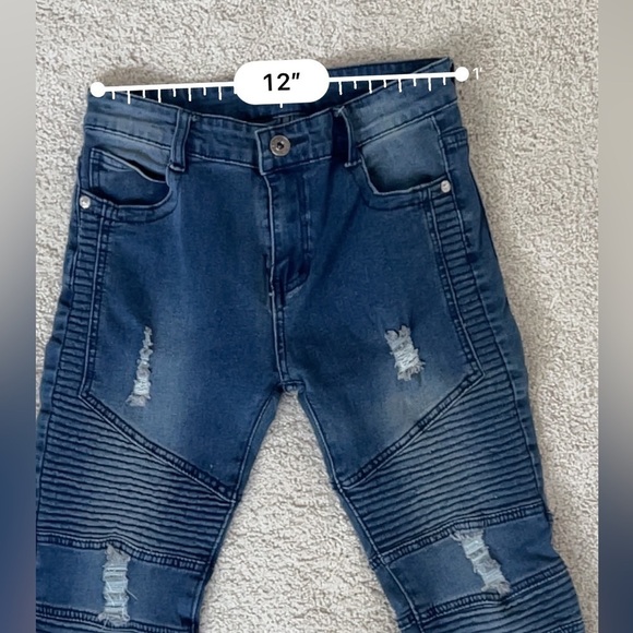 Boys moto style skinny distressed jeans. Size 12 - Picture 5 of 6